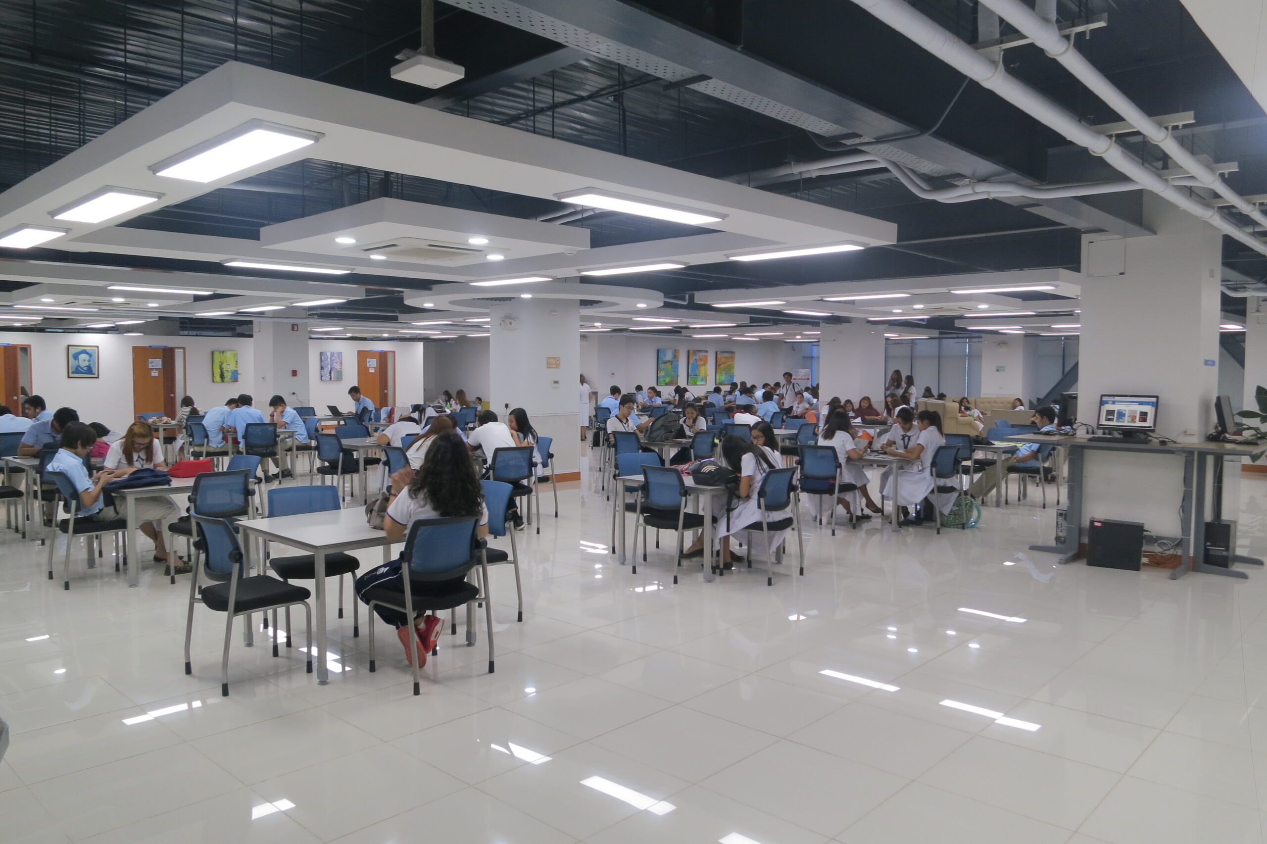 Miguel Pro Learning Commons seating area